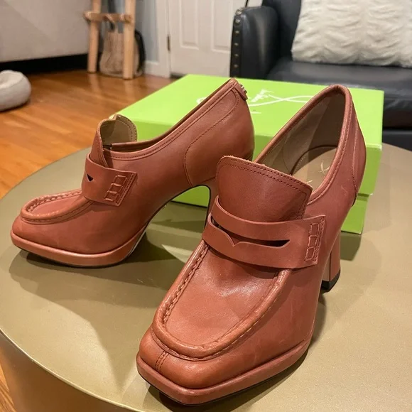 JEANETTE PLATFORM LOAFER, size 9, brown leather - Picture 2 of 7
